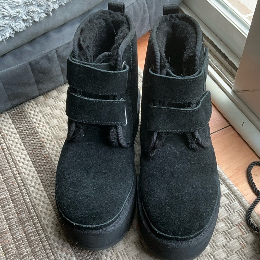 EUC Ugg Neumel Platform boots *Price Firm*